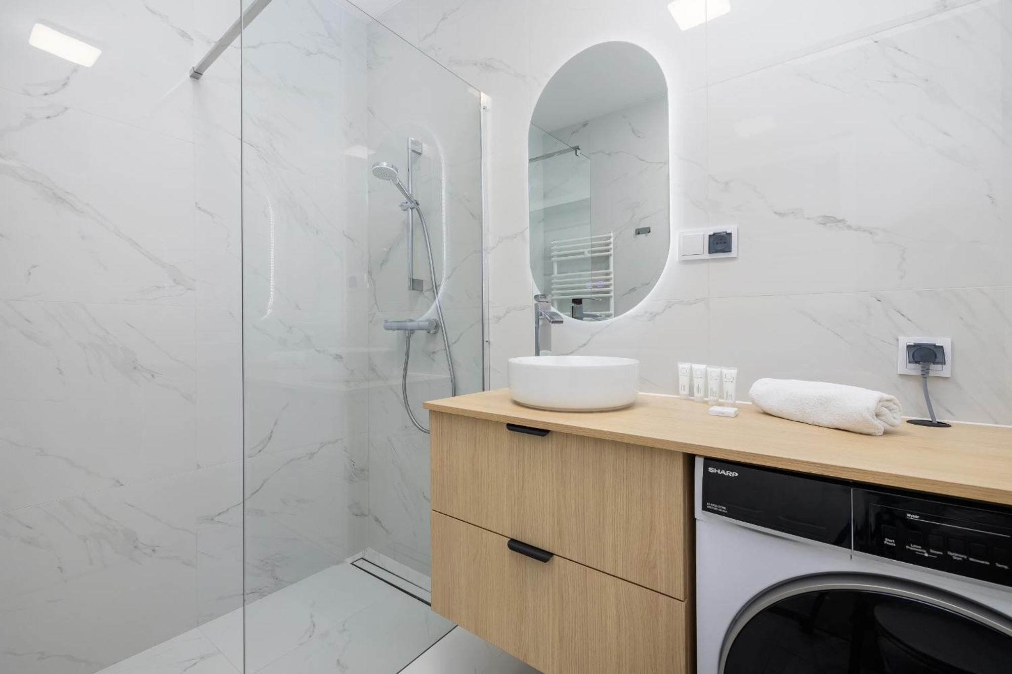Krowoderska Apartment With Balcony Near City Center By Rent Like Home Kraków Exteriör bild